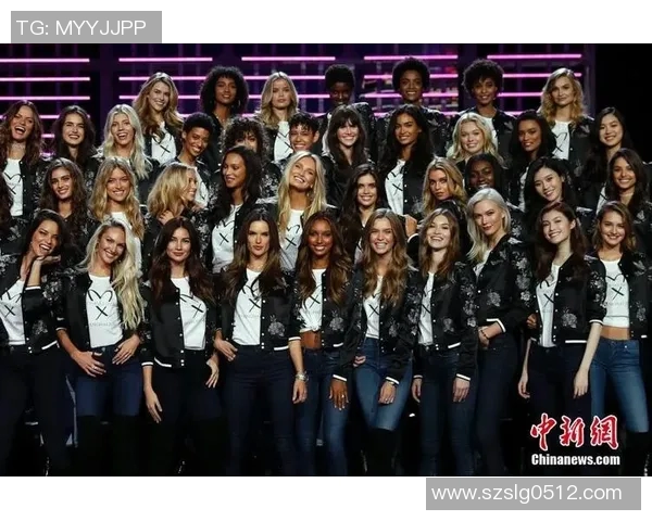 维密超模与足球明星的华丽邂逅揭示时尚与运动的完美结合