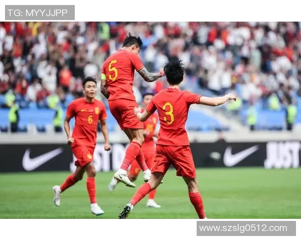 足球明星在更衣室热舞庆祝胜利瞬间展现团队默契与激情