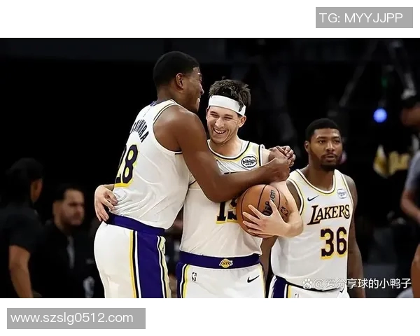 2019年湖人队与灰熊队激战回顾:经典对决与精彩瞬间分析